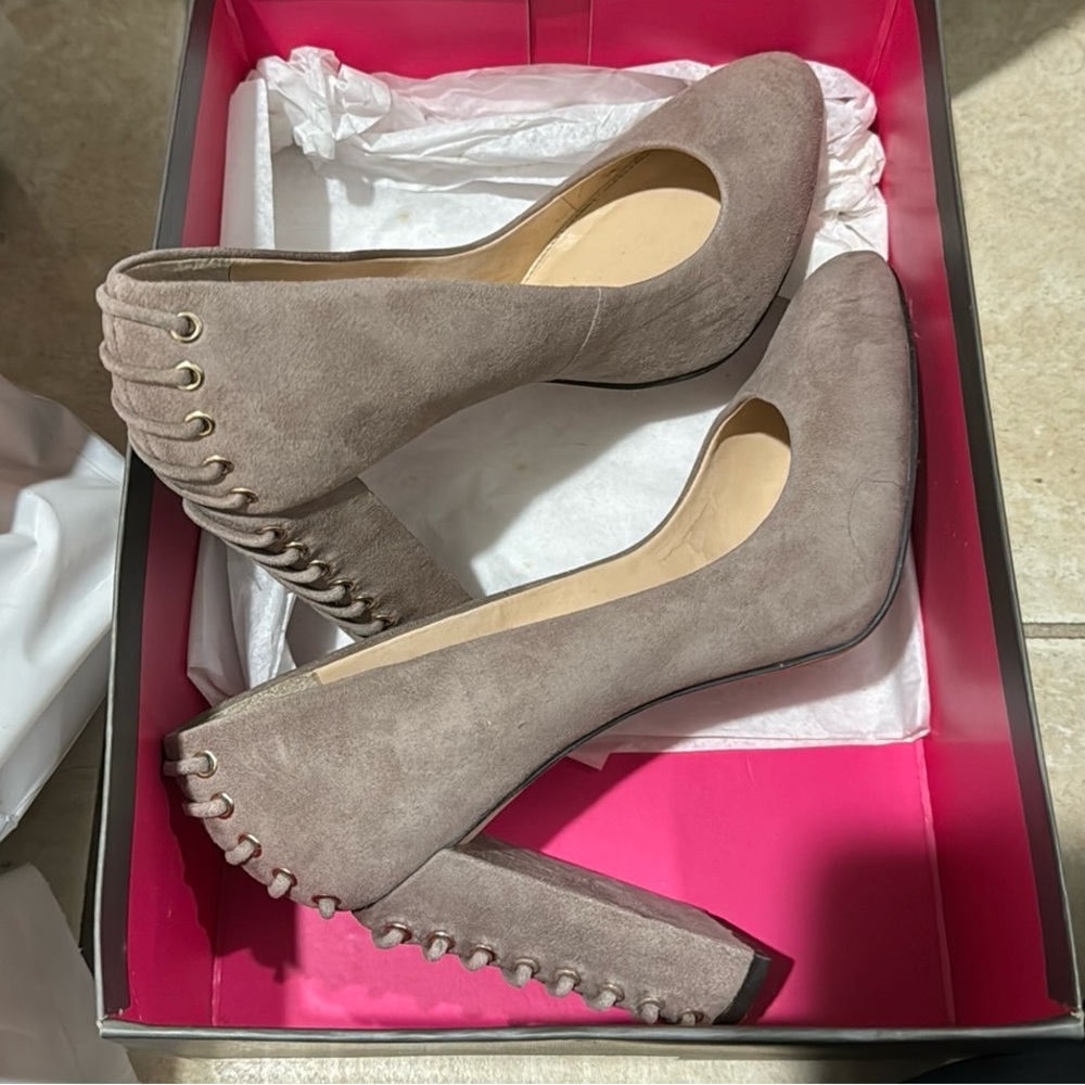Vince Camuto Dallan suede heels 7.5